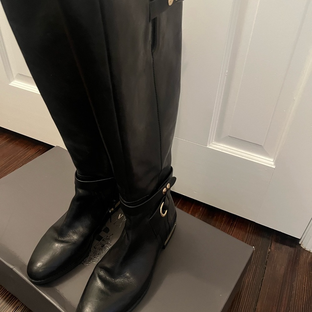 BRAND NEW NEVER WORN VINCE CAMUTO BOOTS! - Picture 3 of 8